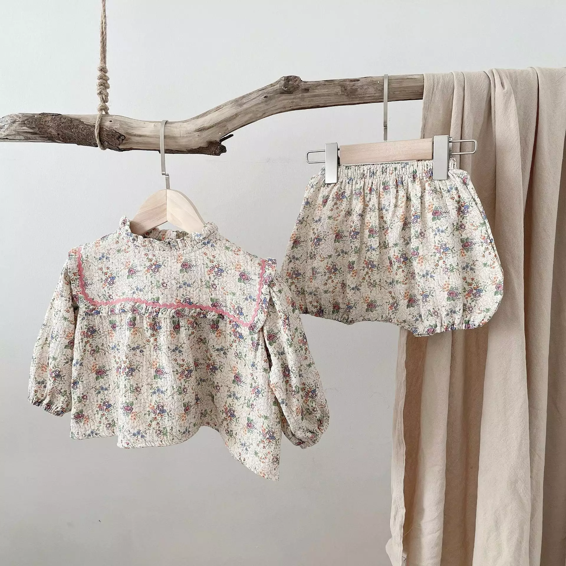 2 Pieces Set Baby Girls Flower Print Tops And Shorts Wholesale 240301133