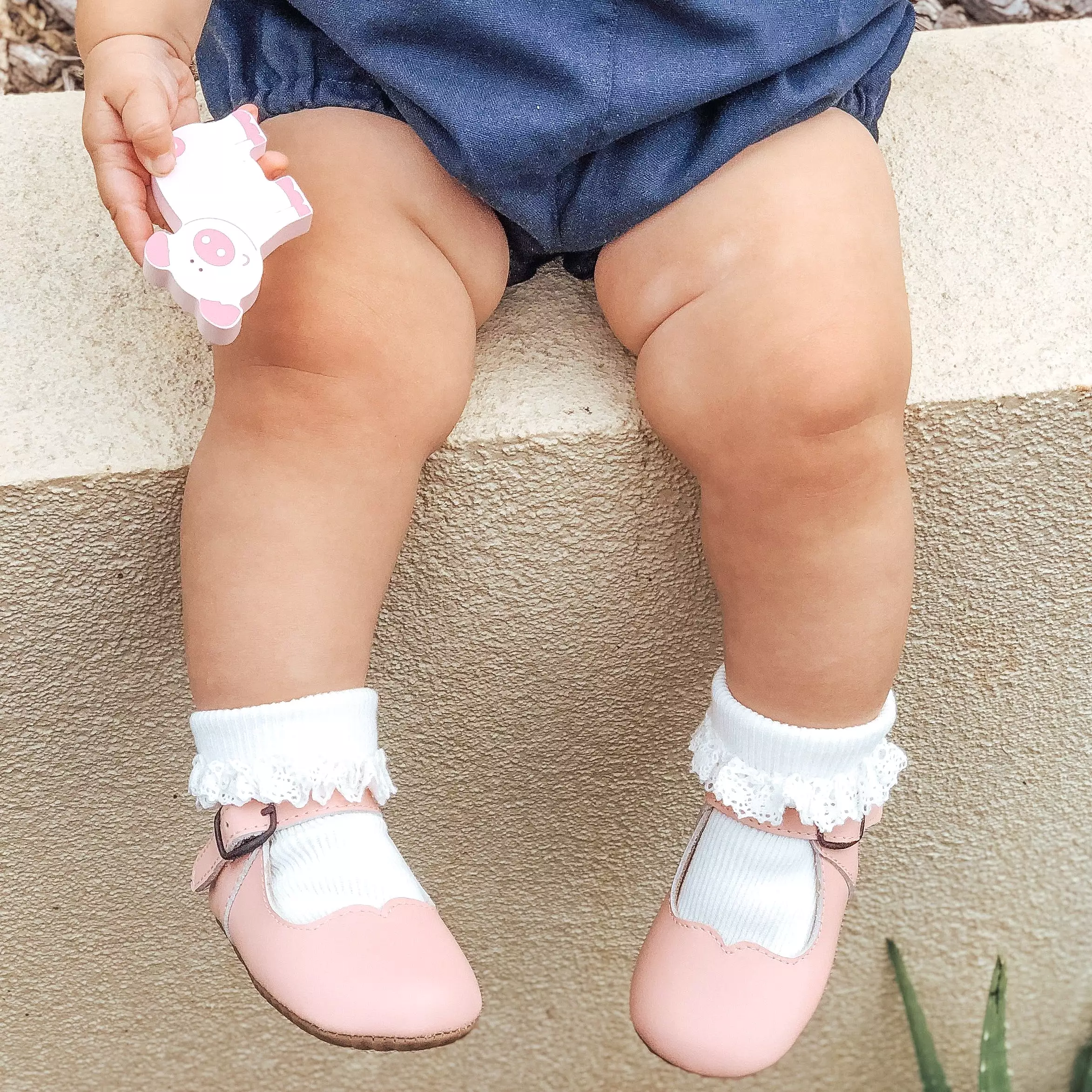 WHITE CROCHET FRILL SOCKS